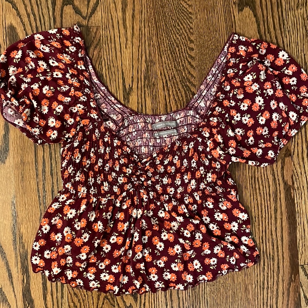 Urban Outfitters size medium floral burgundy puff sleeve top